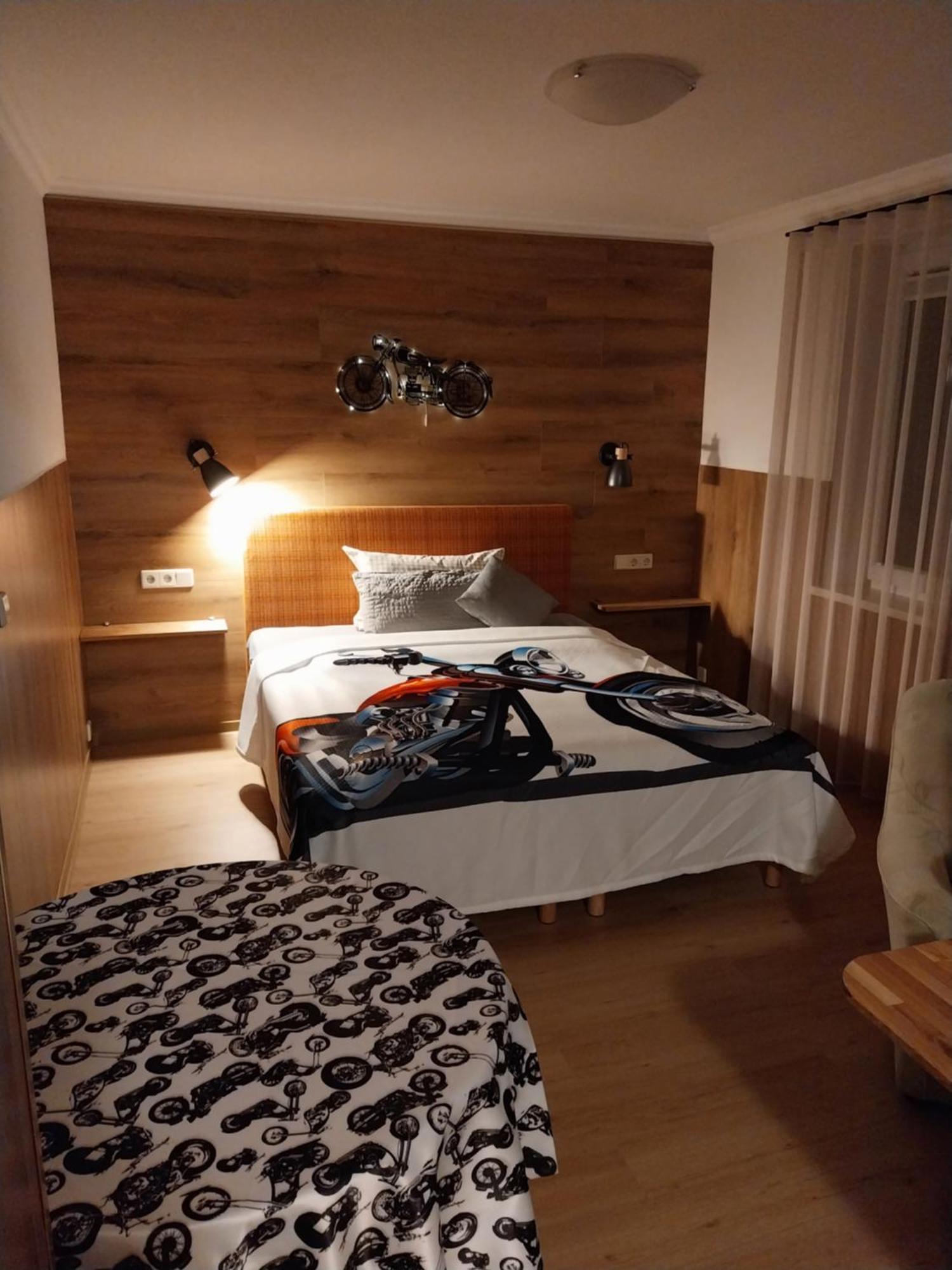 Landhotel Waldschloesschen Mit Gaststube Sohland an der Spree Exterior photo