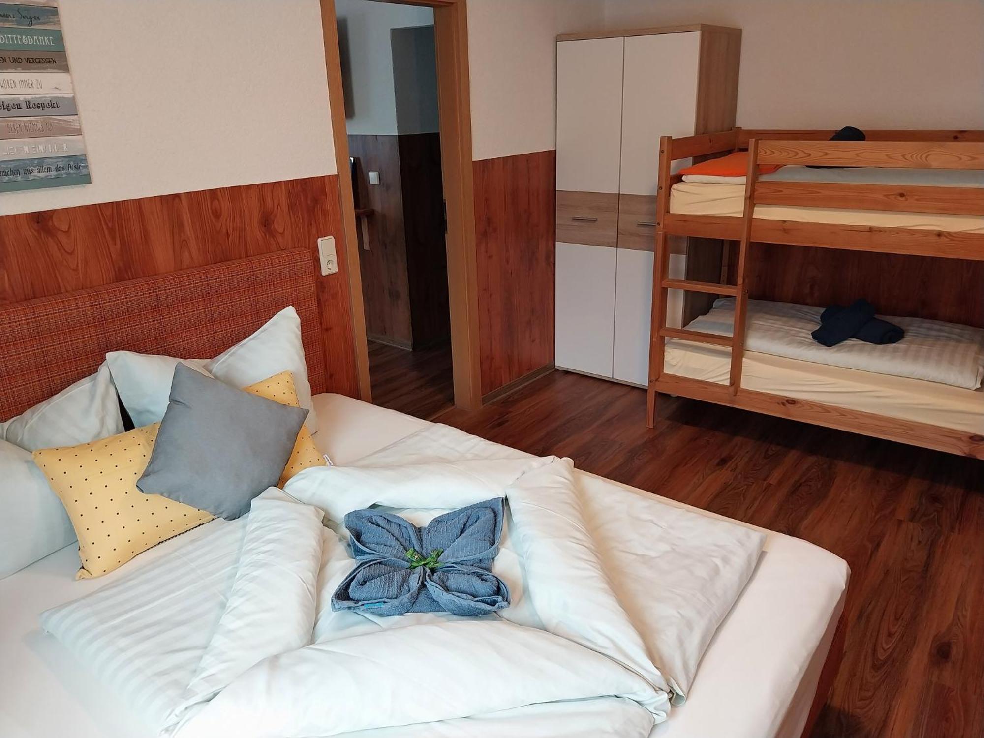 Landhotel Waldschloesschen Mit Gaststube Sohland an der Spree Exterior photo