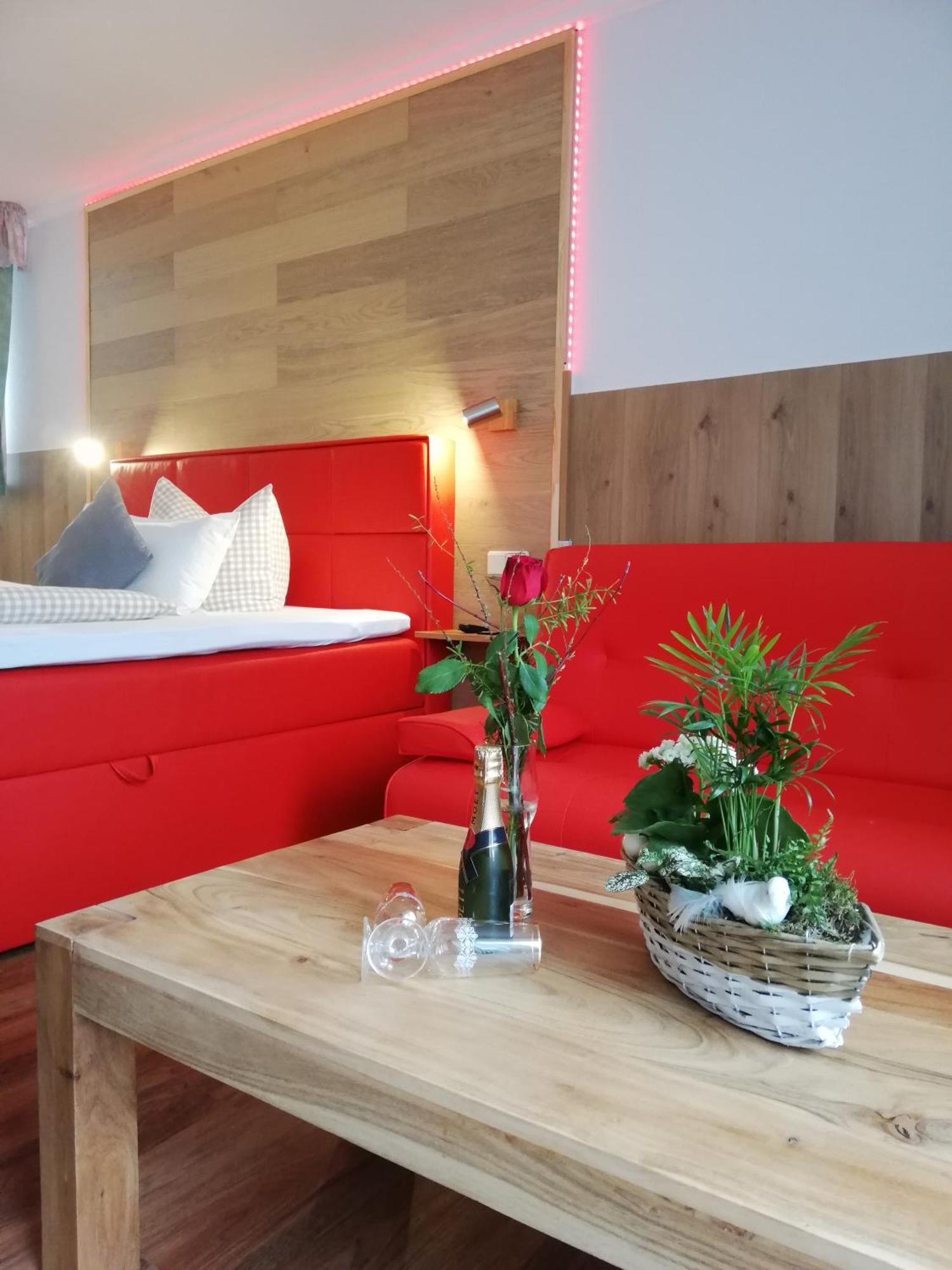 Landhotel Waldschloesschen Mit Gaststube Sohland an der Spree Exterior photo